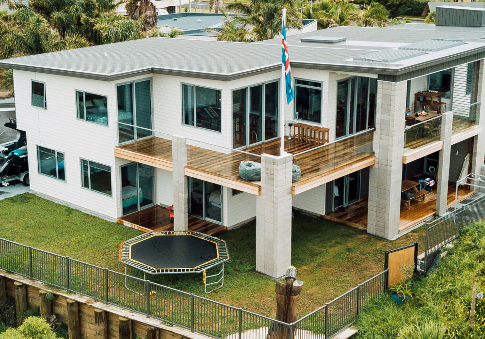 Enhance Outdoor Living with Integrated Louvre Roofs