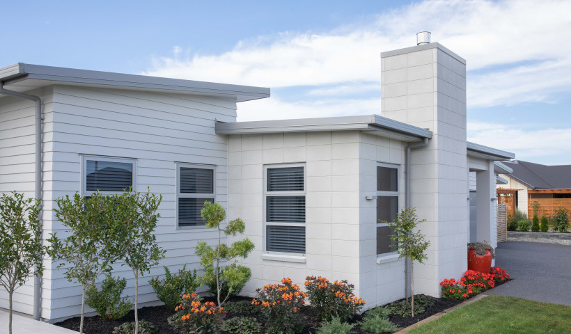 Mansion Brick Provides Cost-Effective Alternative to Stone Block