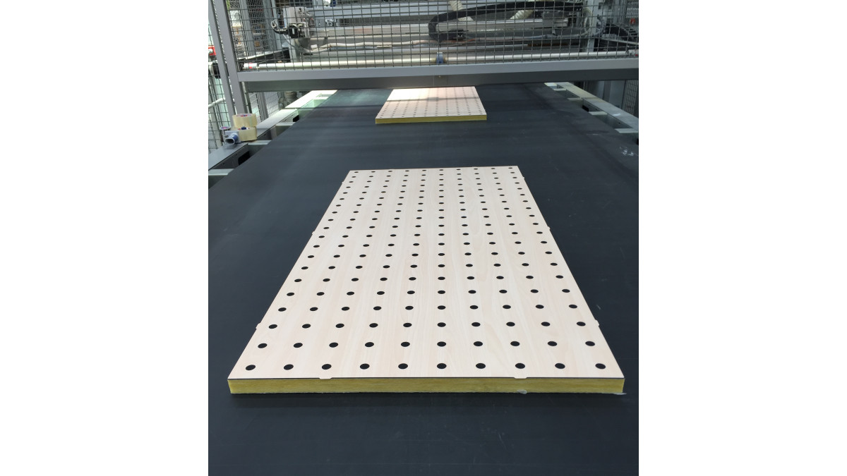 Sonaris P15/60 ceiling panel rolling of the production line. 