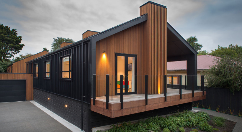 Cedar and Deep Trough Combo Provides Eye-Catching Facade