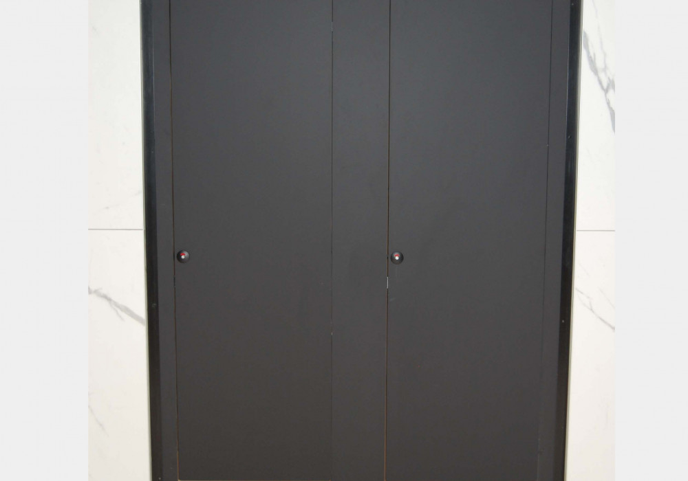 Specify a Low Maintenance Matt Finish with Anti-Fingerprint Compact Laminates
