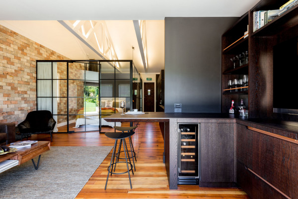 Sleek Silver Switches Chosen for Loft-Style Waiheke Apartment