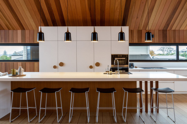 Matt Laminate Ply Creates Striking Contrast in Mount Maunganui Home