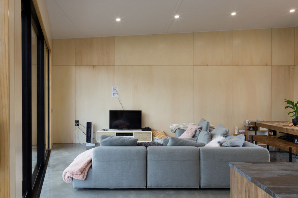 Pre-finished Ply Provides Warm Architectural Finish for Pauanui Home
