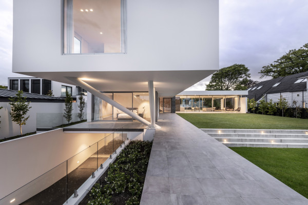 Lightweight Concrete Facade System Brings Smooth Finish to Stunning Home