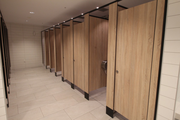 Durable Partitions Bring Timber Look to Mall Bathrooms