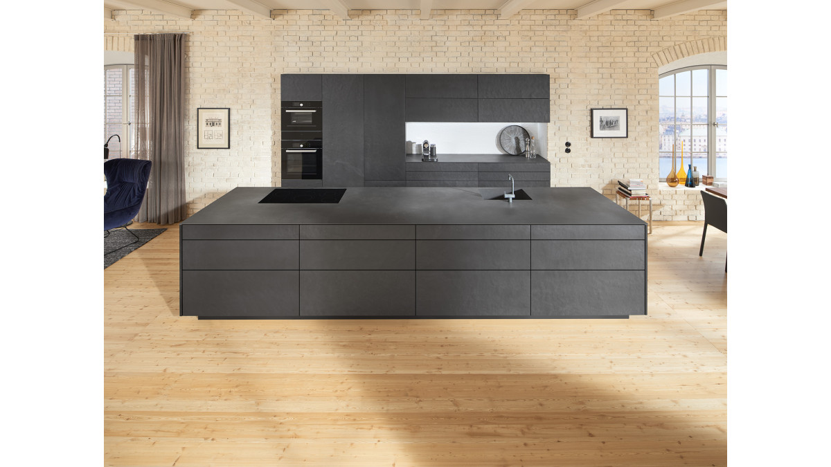 Blum LEGRABOX SERVO-DRIVE kitchen handle-less.