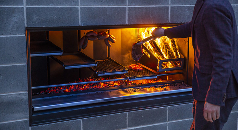 New Fireplace Kitchen Enhances Outdoor Entertaining