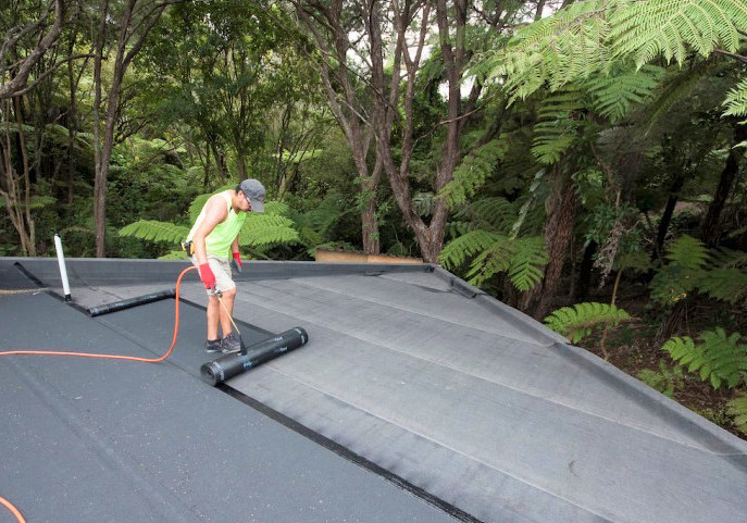 Membrane Roof System Build-Up to Mitigate Fire Risks