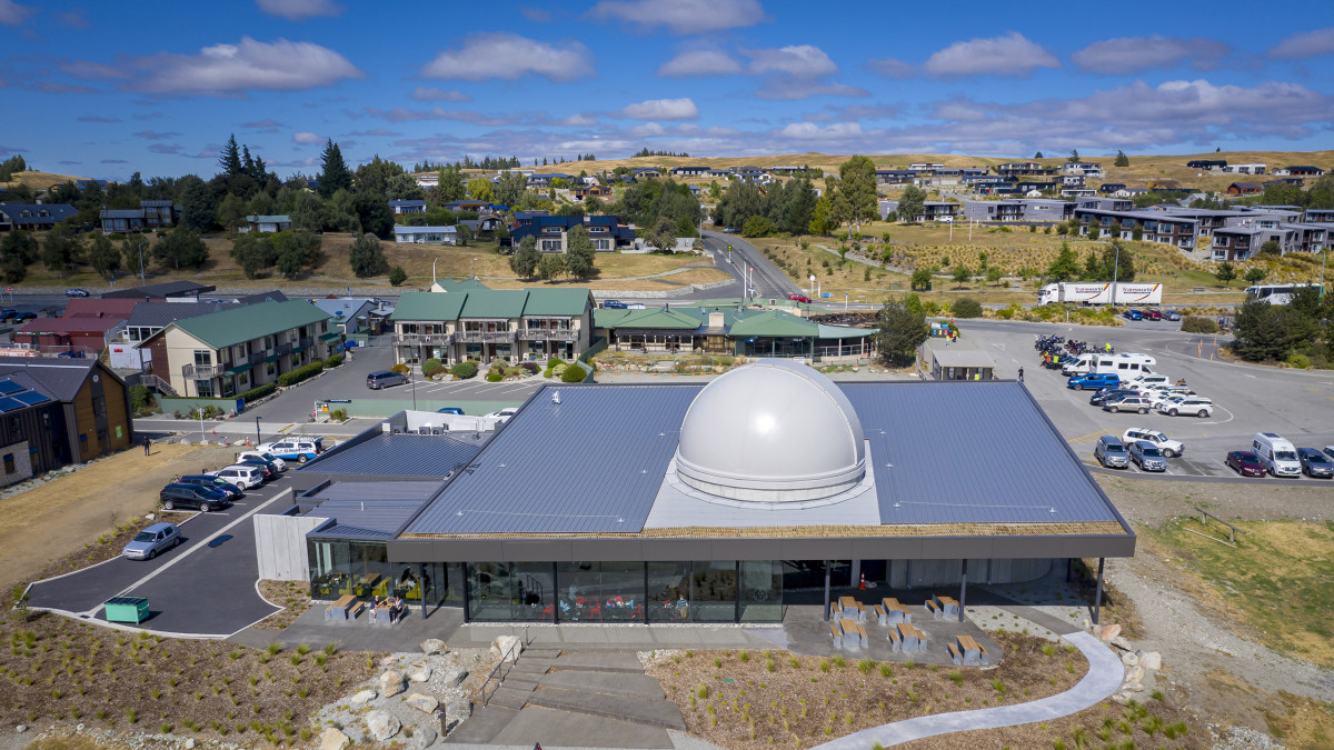 Dark Sky Project, Tekapo featuring Kingspan's Trapezoidal RW insulated roof panel.