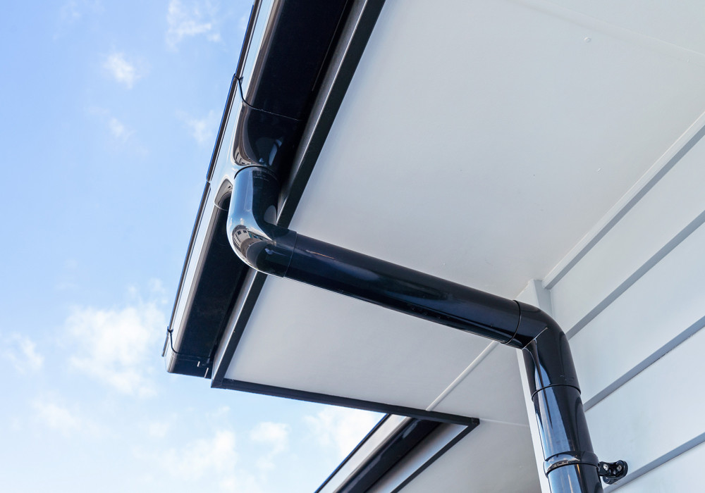 Black Gloss Spouting Provides Crisp Look for Marsden Cove Home