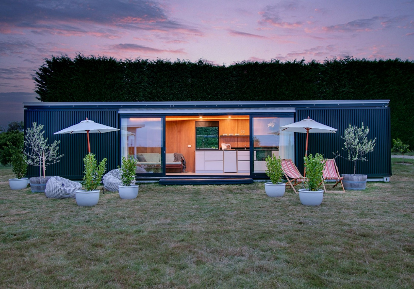 Warm Roof System Offers Long-Term Protection for the Life Box