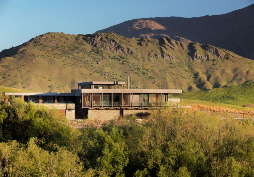 Coupling Passive Principles and a Nuratherm Warm Roof to Build Sustainably