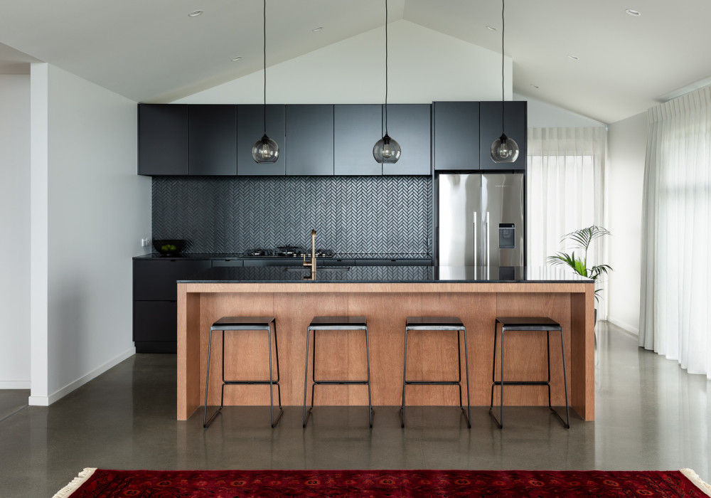 Moody Silestone Benchtop the Perfect Choice for Black-on-Black Kitchen