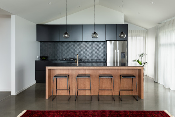 Moody Silestone Benchtop the Perfect Choice for Black-on-Black Kitchen