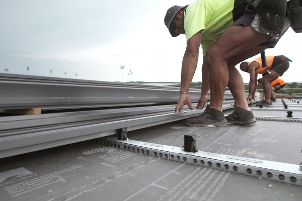 High-Performance Roofing System with In-Built Passive Ventilation 