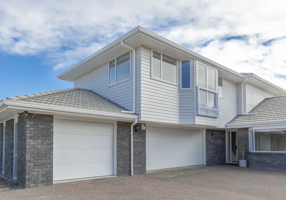Prefabricated Poptop Perfect for Builder's Own Home