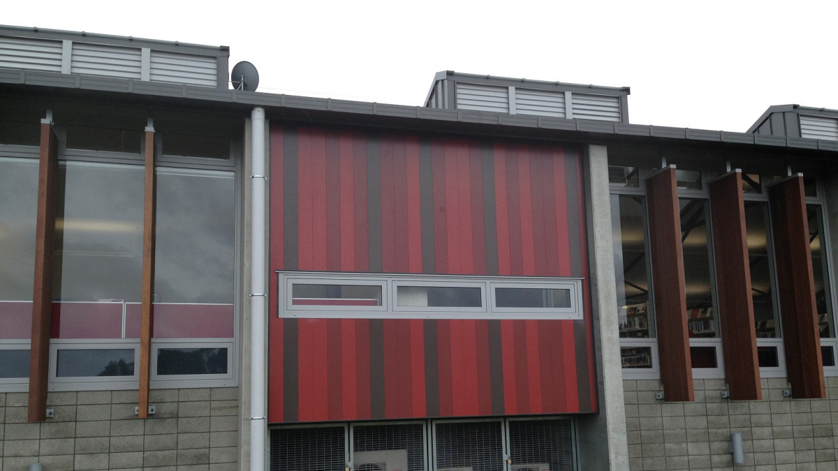 The Wellsford Library features Nu-Wall cladding in a mix of autumn colours. 