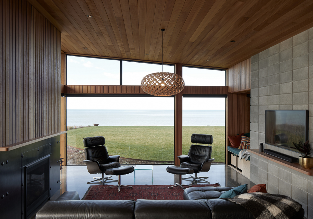 Sea, Sun and Storms: First Windows Complement a Napier Coastal Home