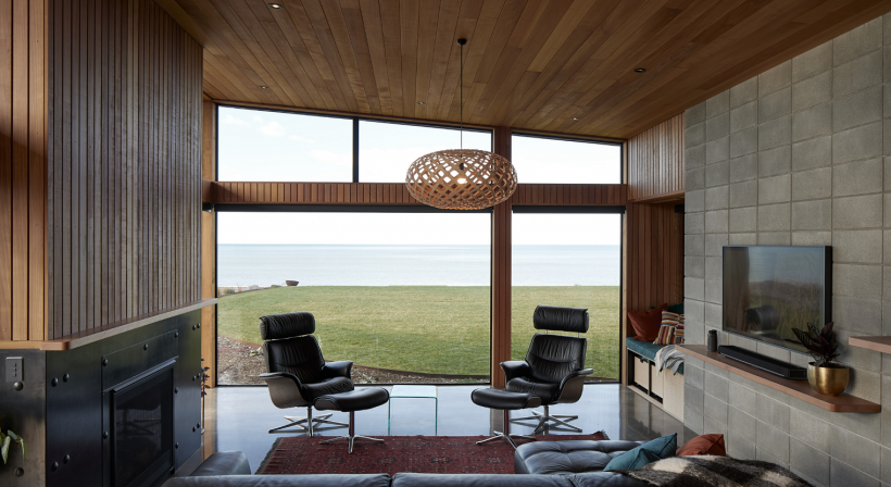 Sea, Sun and Storms: First Windows Complement a Napier Coastal Home