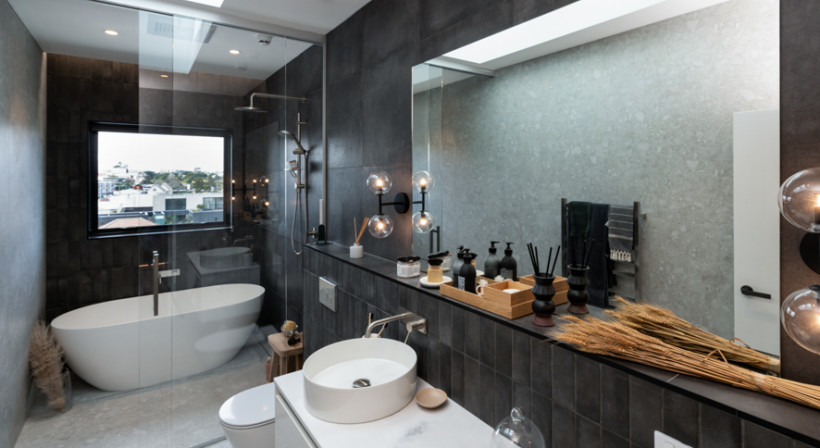 Full-Height Glass Showers Bring Benefits to Modern Bathrooms