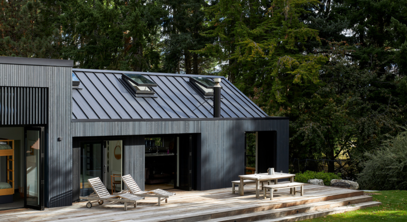 The Division Between Old and New is Blurred in This Queenstown Renovation