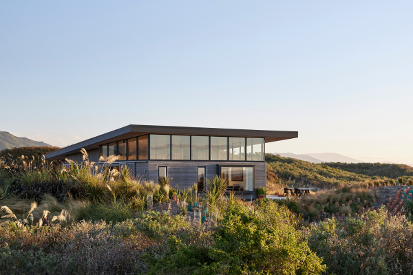 A Kāpiti Coast Home Finds its Place in the Environment with First Windows