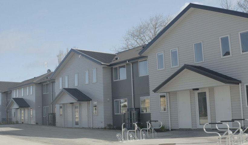 Prefinished Weatherboards Bring Time Savings to 30-Unit Housing Development