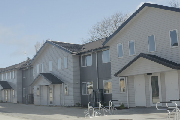 Prefinished Weatherboards Bring Time Savings to 30-Unit Housing Development