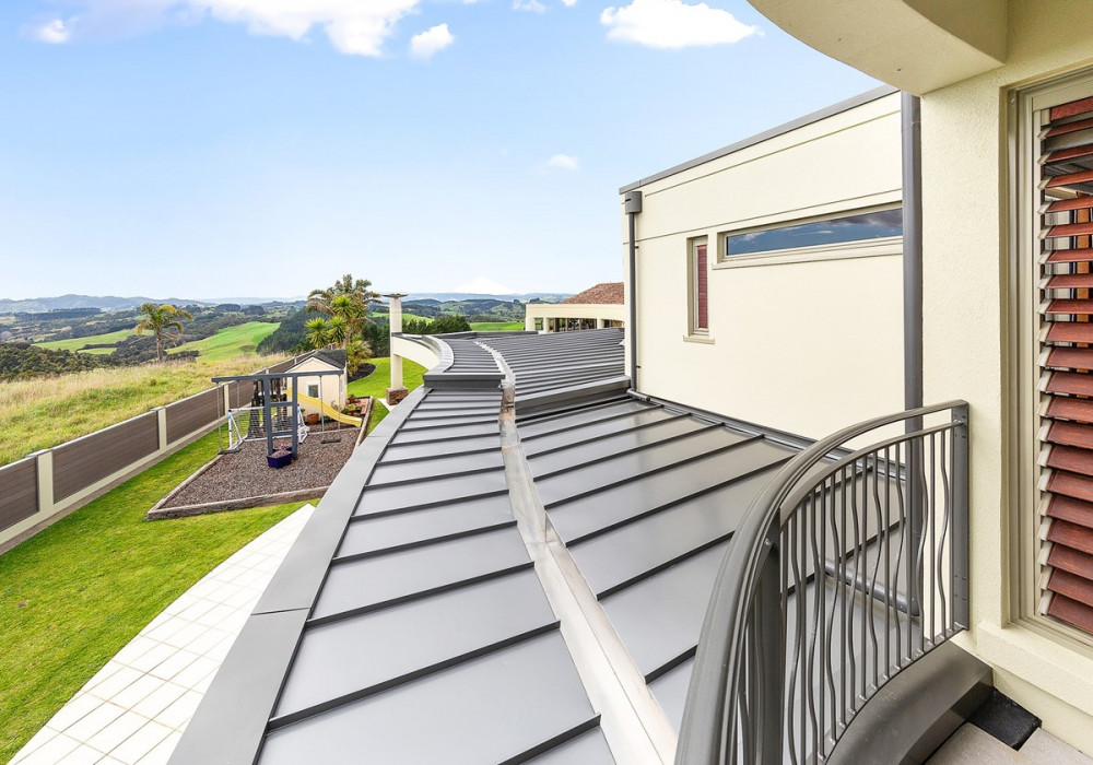 Unique Curved Roof Showcased in Winning Renovation