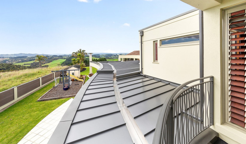 Unique Curved Roof Showcased in Winning Renovation