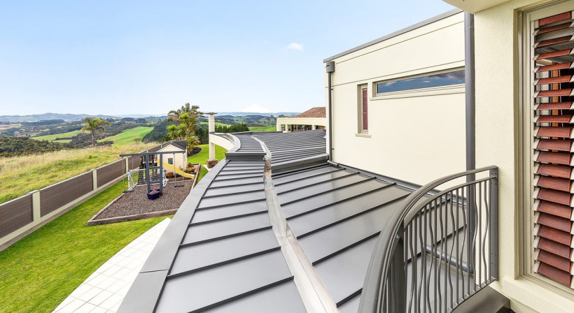 Unique Curved Roof Showcased in Winning Renovation