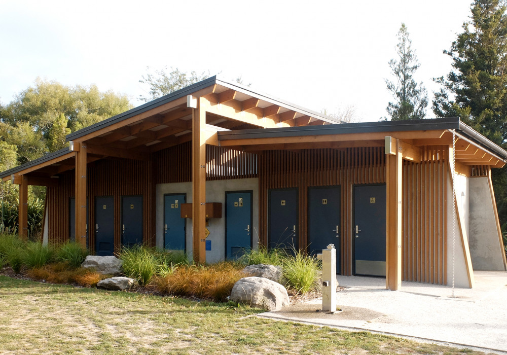 New Public Toilet and Shower Block for Boyes Beach