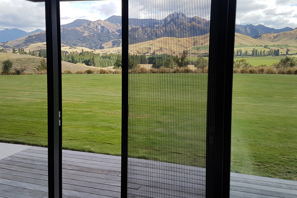 The Benefits of Retractable Insect Screens