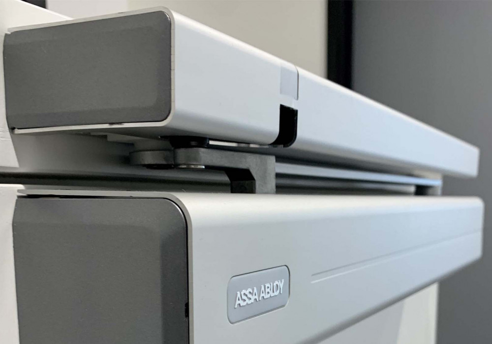 ASSA ABLOY Cam-Motion Closer with Integrated Close-Motion Element