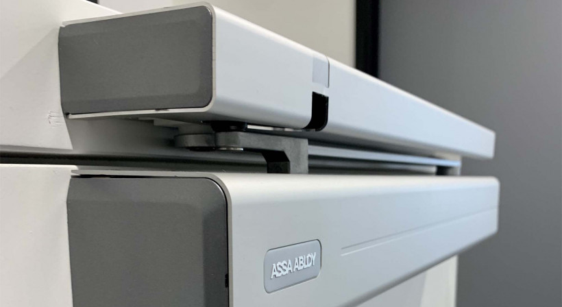 ASSA ABLOY Cam-Motion Closer with Integrated Close-Motion Element