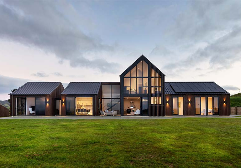 Wide Tray Profile Provides a Strong Look for Pakiri Home