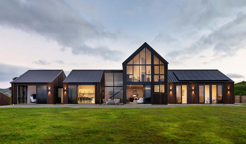 Wide Tray Profile Provides a Strong Look for Pakiri Home