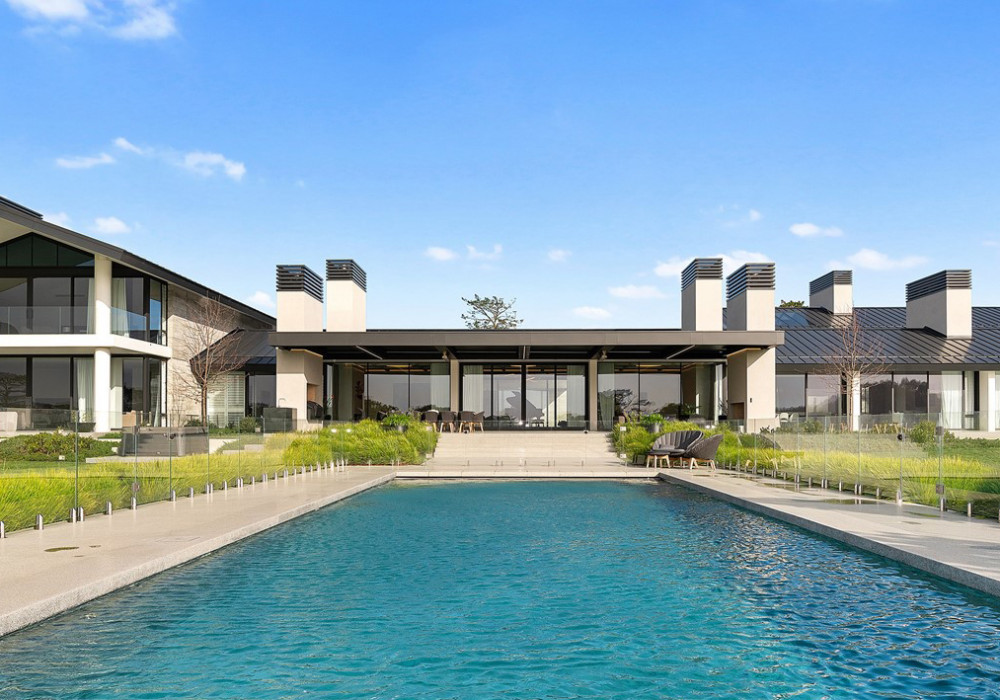 Standing Seam Roof Makes a Lasting Impression on this Award-Winning Home