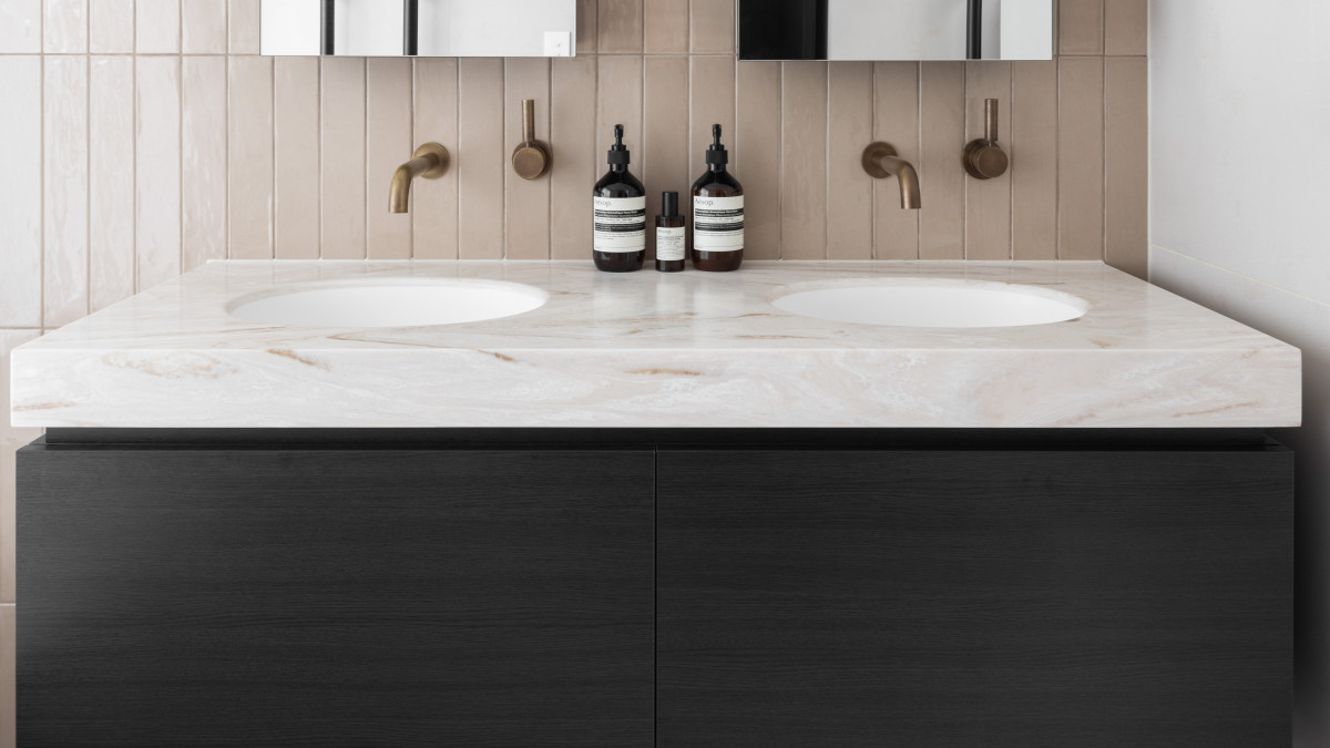 Corian Dune Prima vanity top with integrated PURE Corin 810 basins in Glacier White. <br />
Design: Georgia Langridge and Fleur Jourdain, Modi Design. <br />
Fabrication: O'Brien Group Christchurch. <br />
Photography: Hazel Redwood Photography.