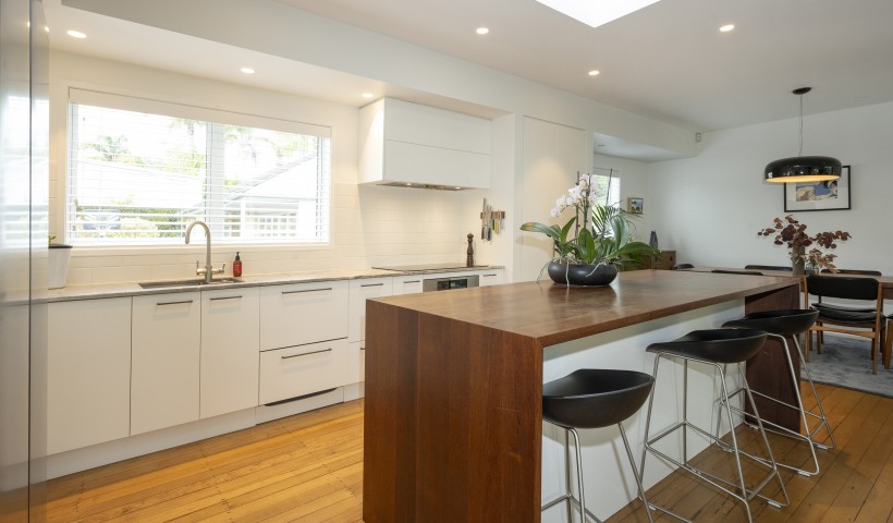 Clutter and Noise Reduced in Clever Kitchen Renovation