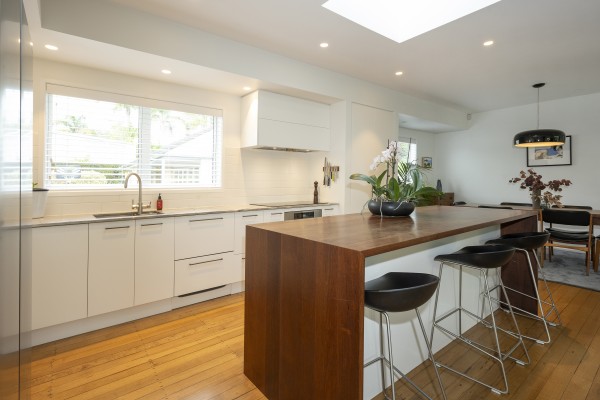 Clutter and Noise Reduced in Clever Kitchen Renovation