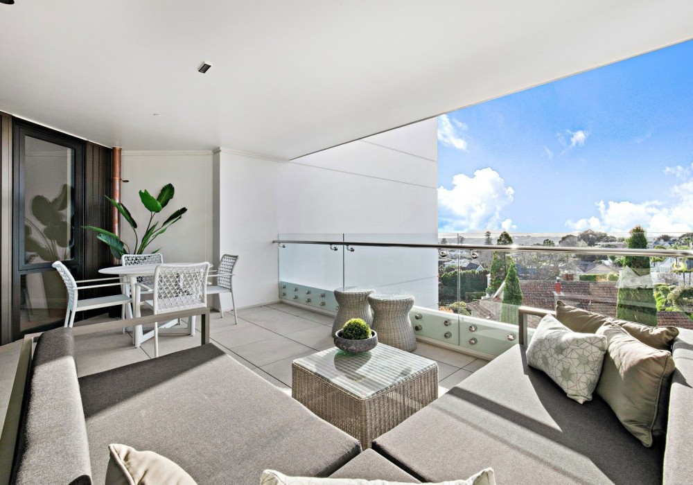 Sophisticated Balustrade Design Enhances Views at a Boutique Apartment Complex