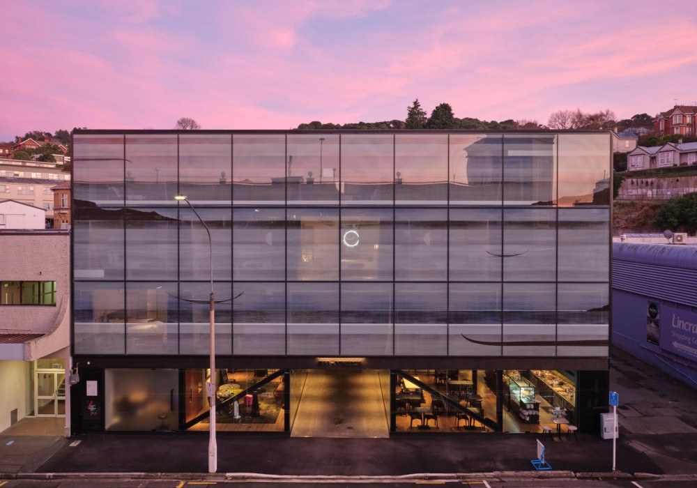 APL Structural Glaze Features in Award-Winning New Dunedin Hotel