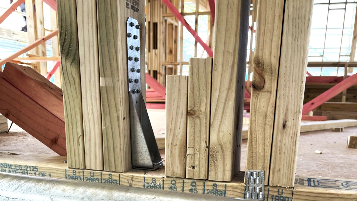 HTT4 Braces Shear Wall for Mid Floor Holdown Connection EBOSS