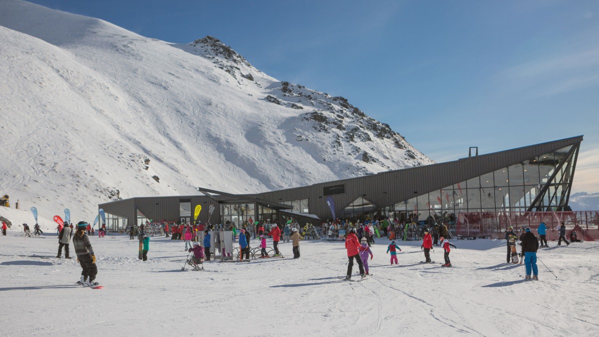 Remarkables Skifield Base building featuring KS1000RW Trapezoidal Roof and Wall Panel 100mm.