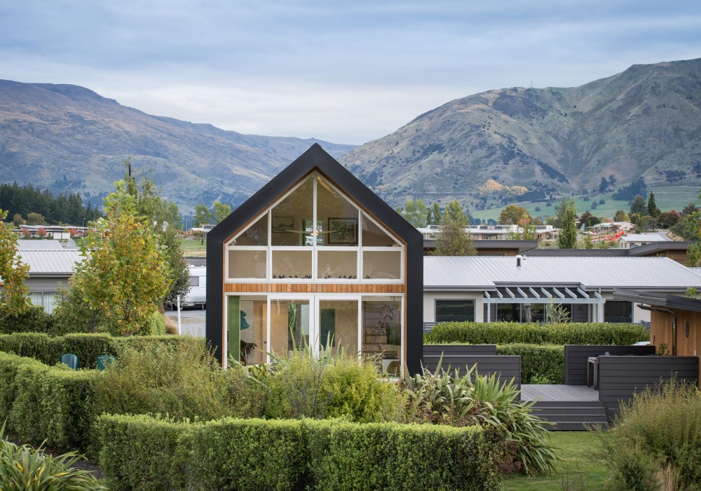Kirimoko Tiny House Features Low Maintenance Futurewood Decking