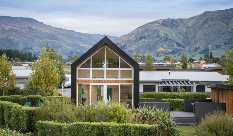 Kirimoko Tiny House Features Low Maintenance Futurewood Decking