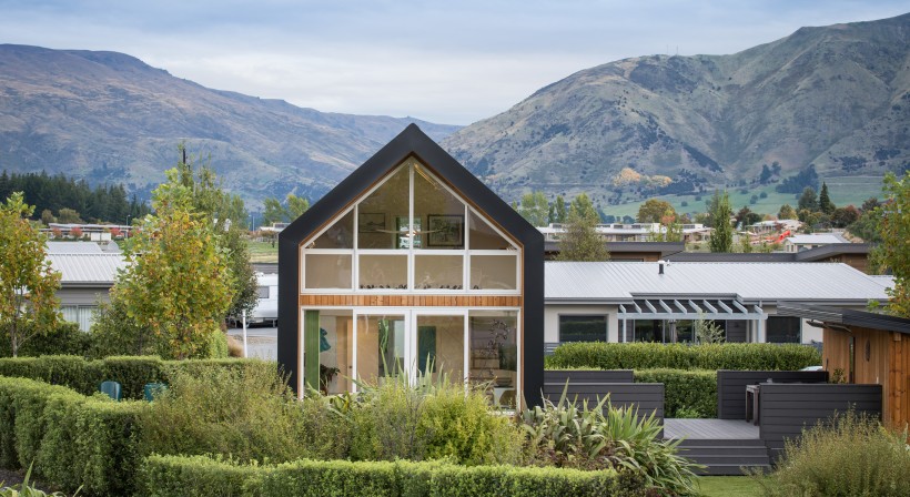 Kirimoko Tiny House Features Low Maintenance Futurewood Decking