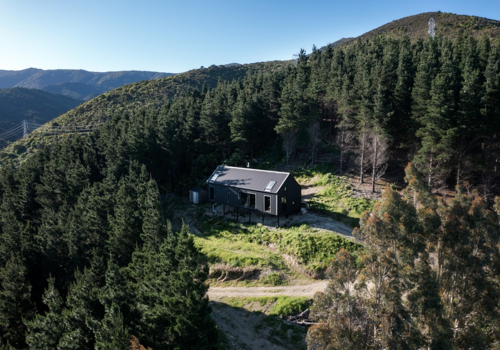 An Off-the-Grid Home Wins APL Sustainability Award